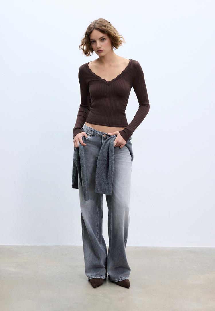 nahtloses-spitzen-t-shirt