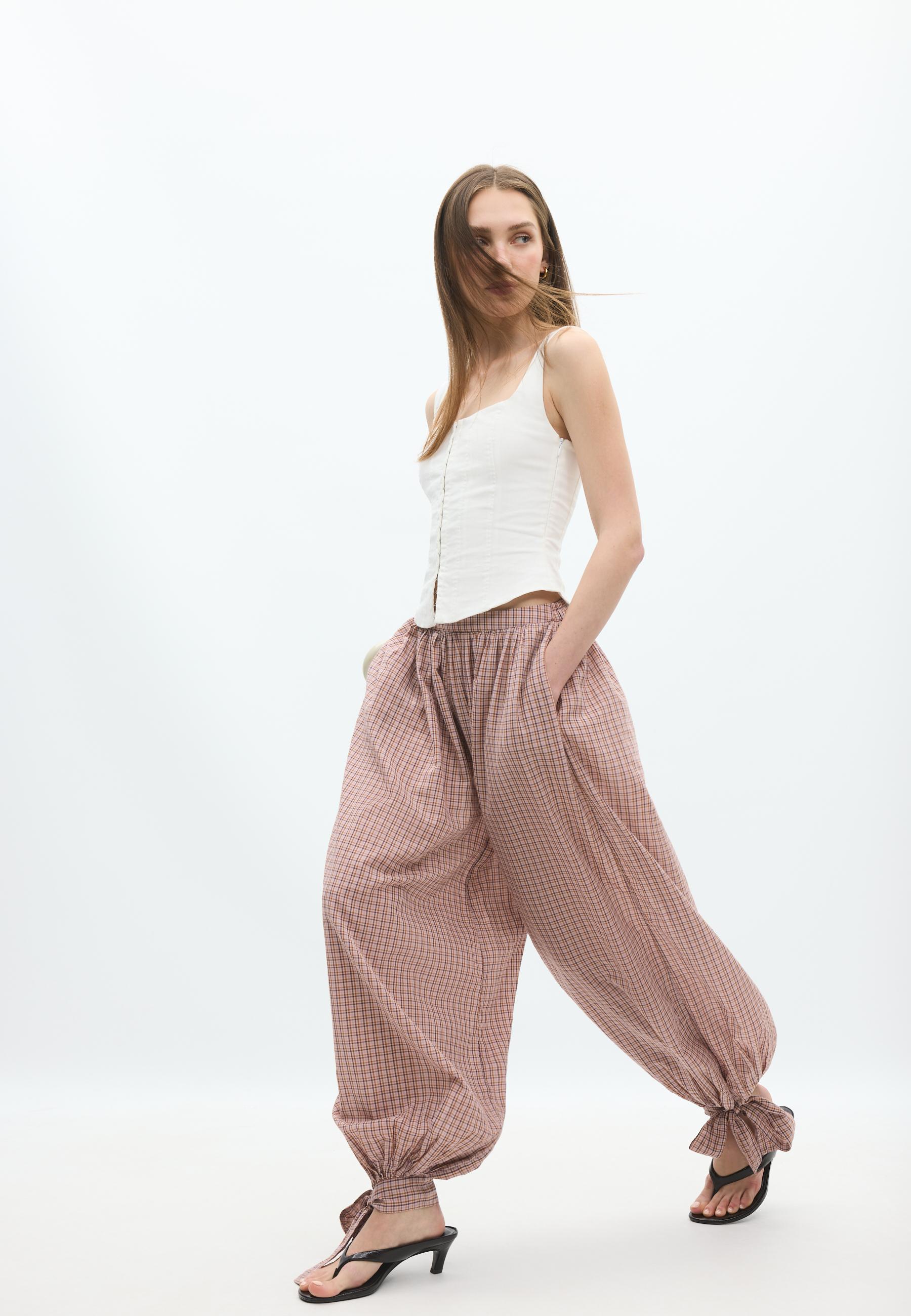 Volume check trousers — Pastel pink
