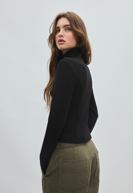 yumusak dokulu fermuarlı vucuda oturan sweatshirt