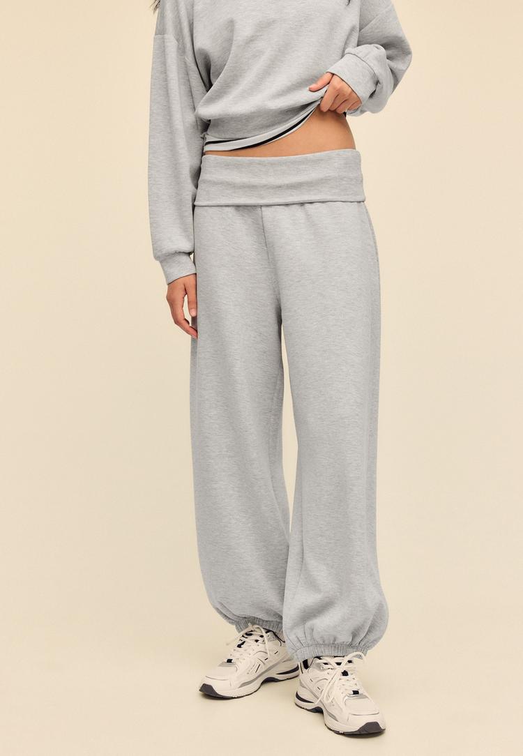 Stradivarius Balónové Jogger Nohavice S Mäkkým Omakom Grey Melange L
