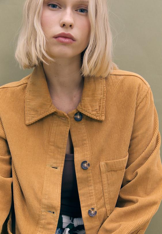 regular-cordjacke-mit-taschen