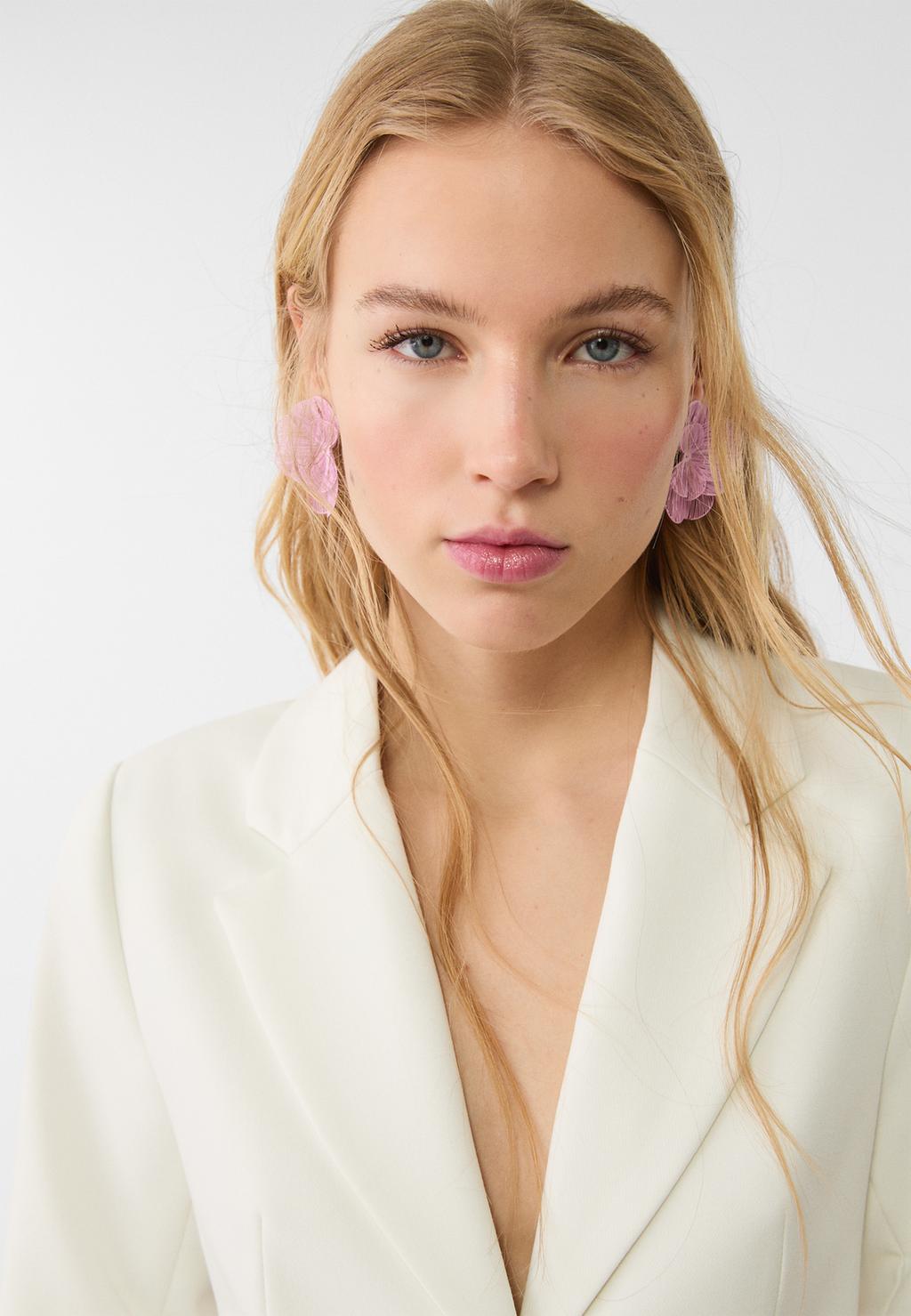 Textured flower fan earrings