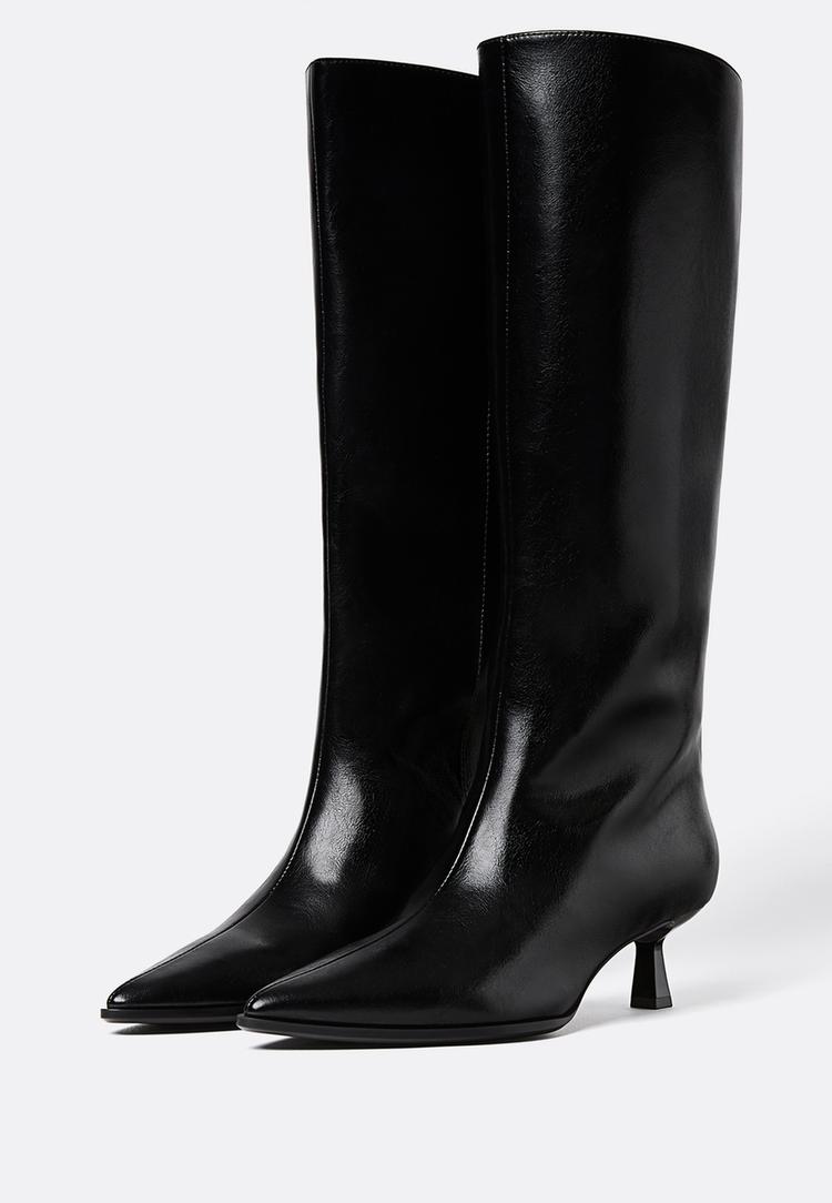 kitten heel boot