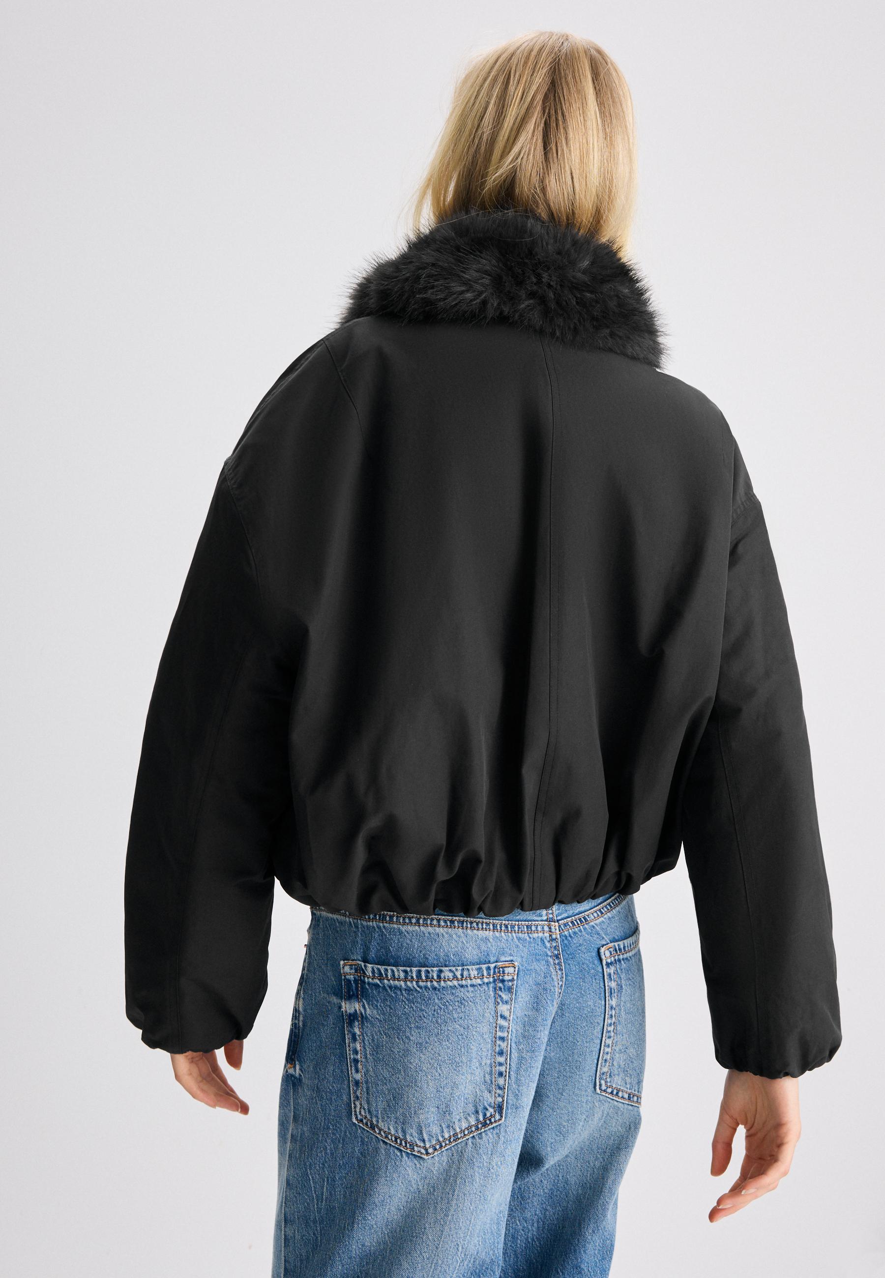Padded jacket with faux fur collar — Black
