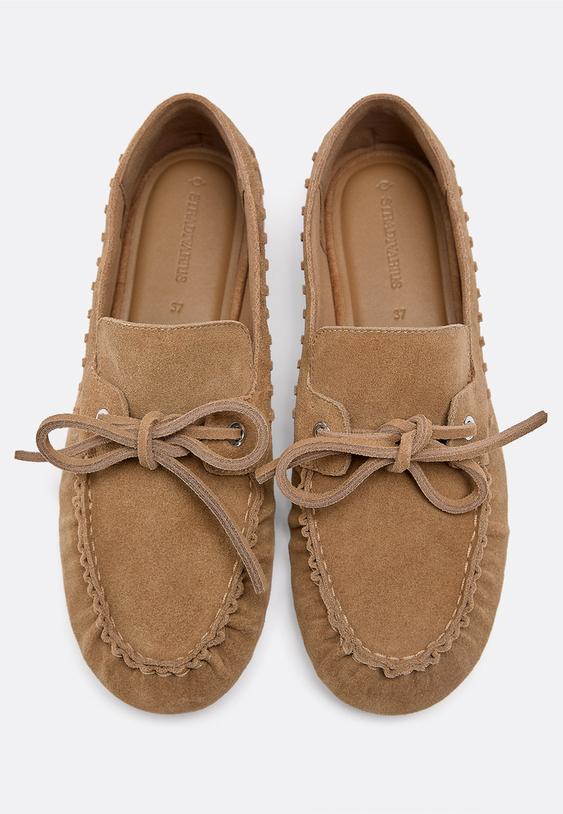 Stradivarius Leather Boat Shoes With Bow Beige 7