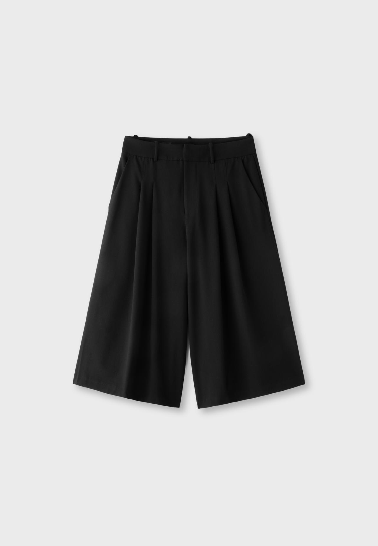 Long smart Bermuda shorts with darts — Black
