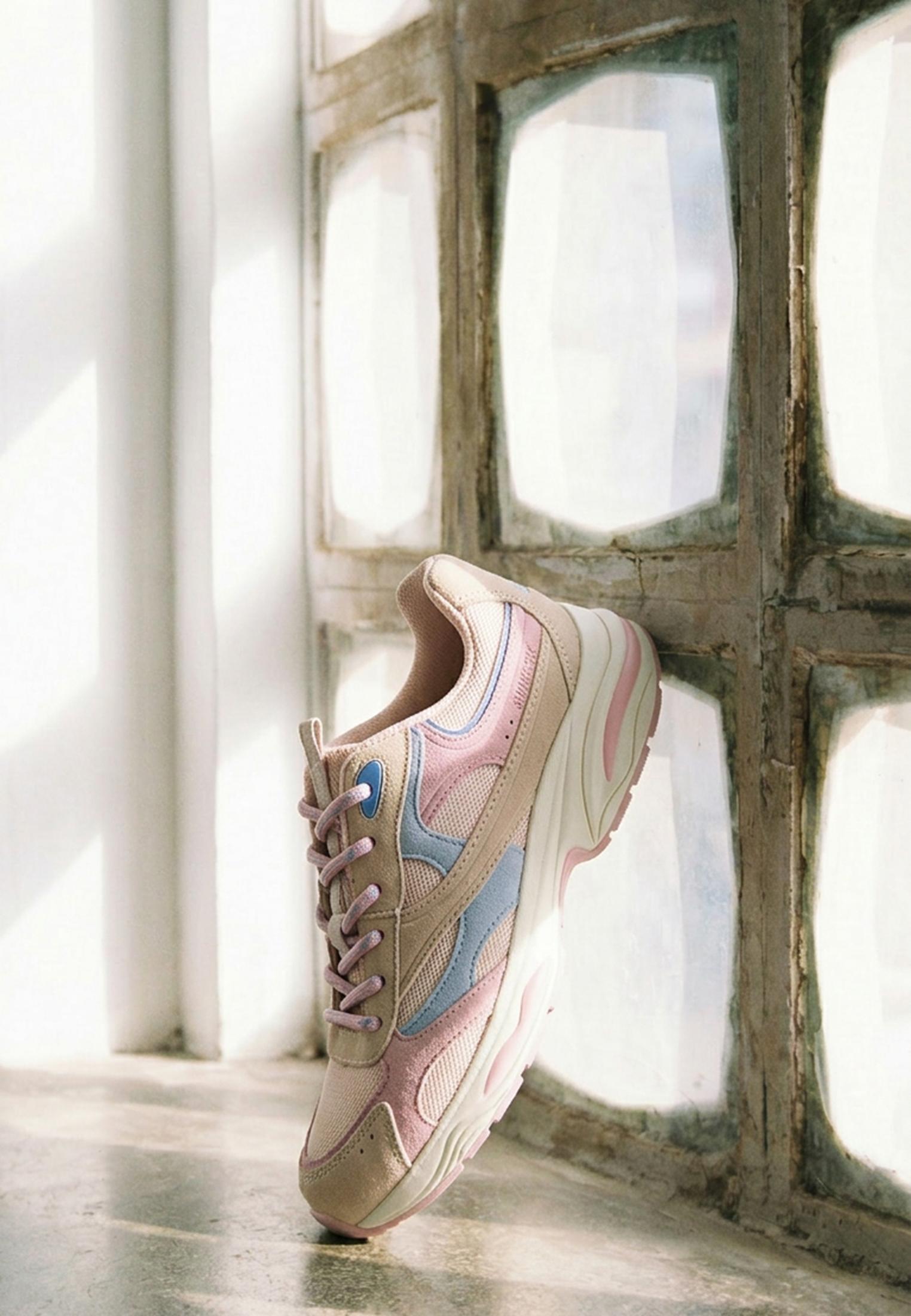 Leather detail trainers — PINK
