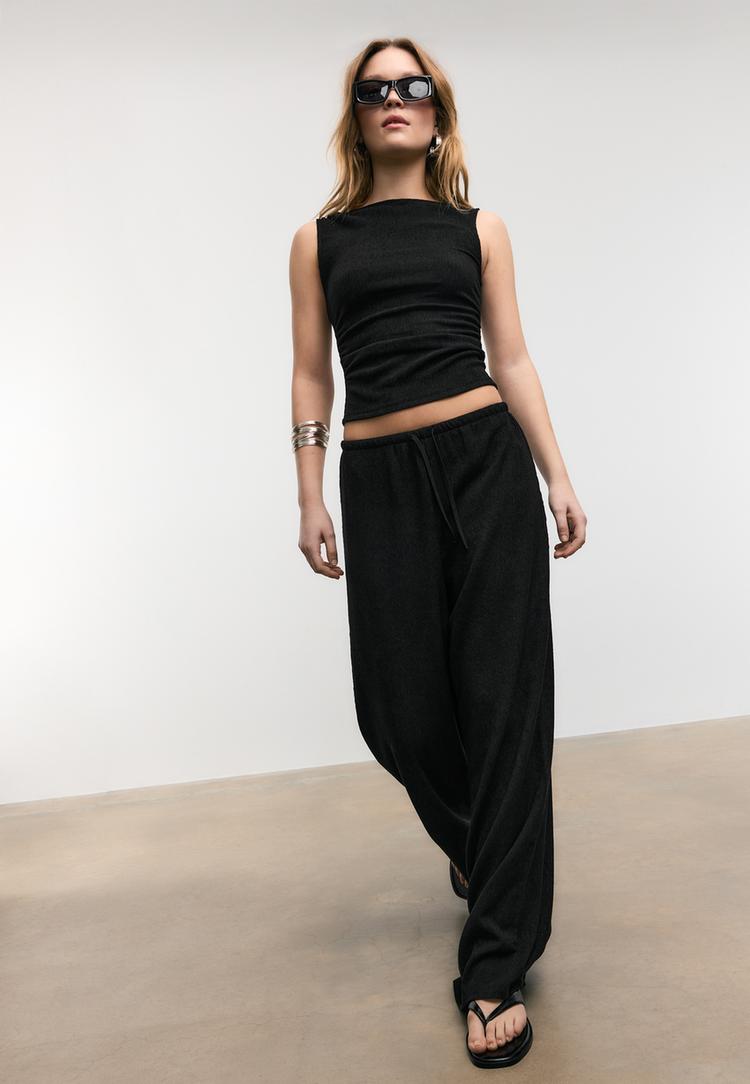 Прав Панталон С Набръчкан Ефект