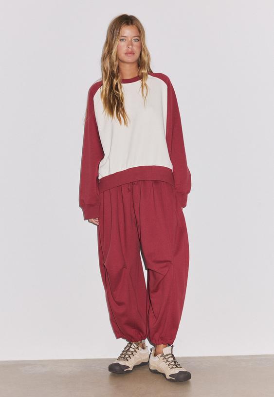 sweatshirt cropped com contraste