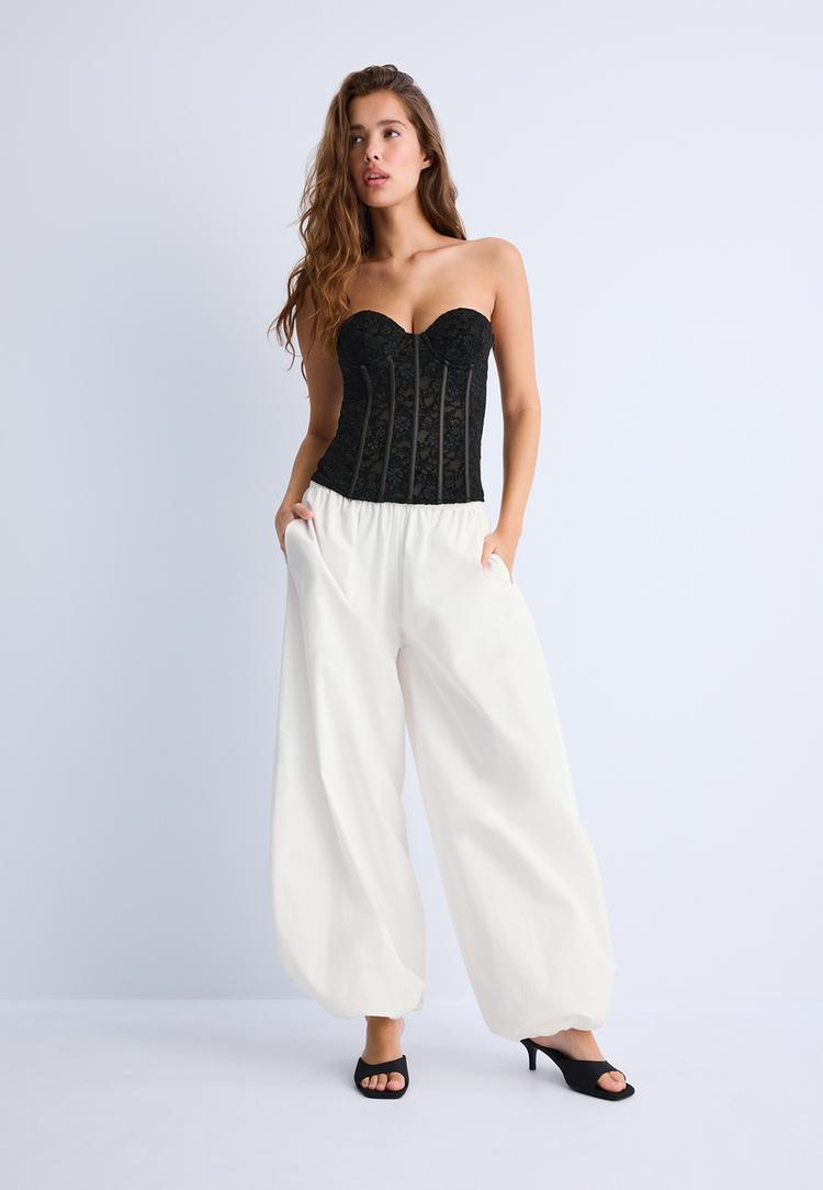 Stradivarius Korsett I Spets 0-001 L