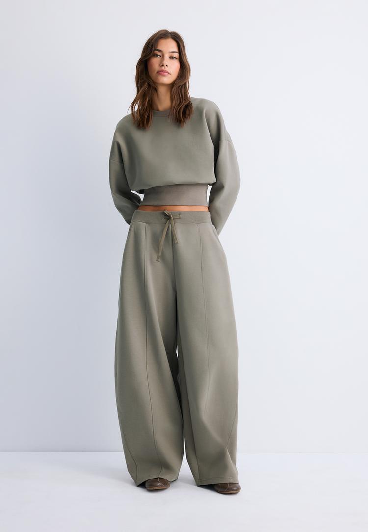 cropped sweatshirt with wide waistband