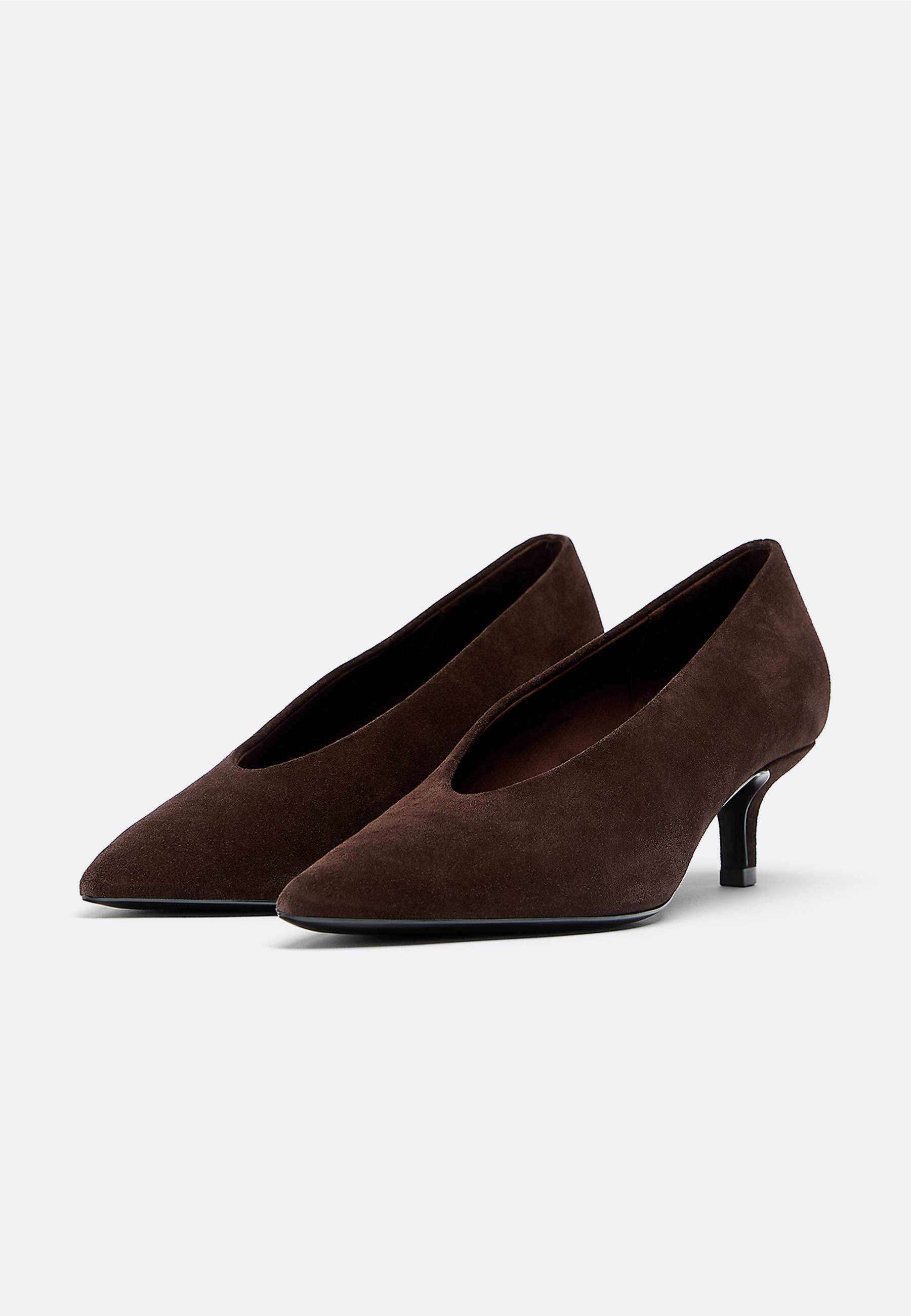 Closed leather heel shoes — BROWN