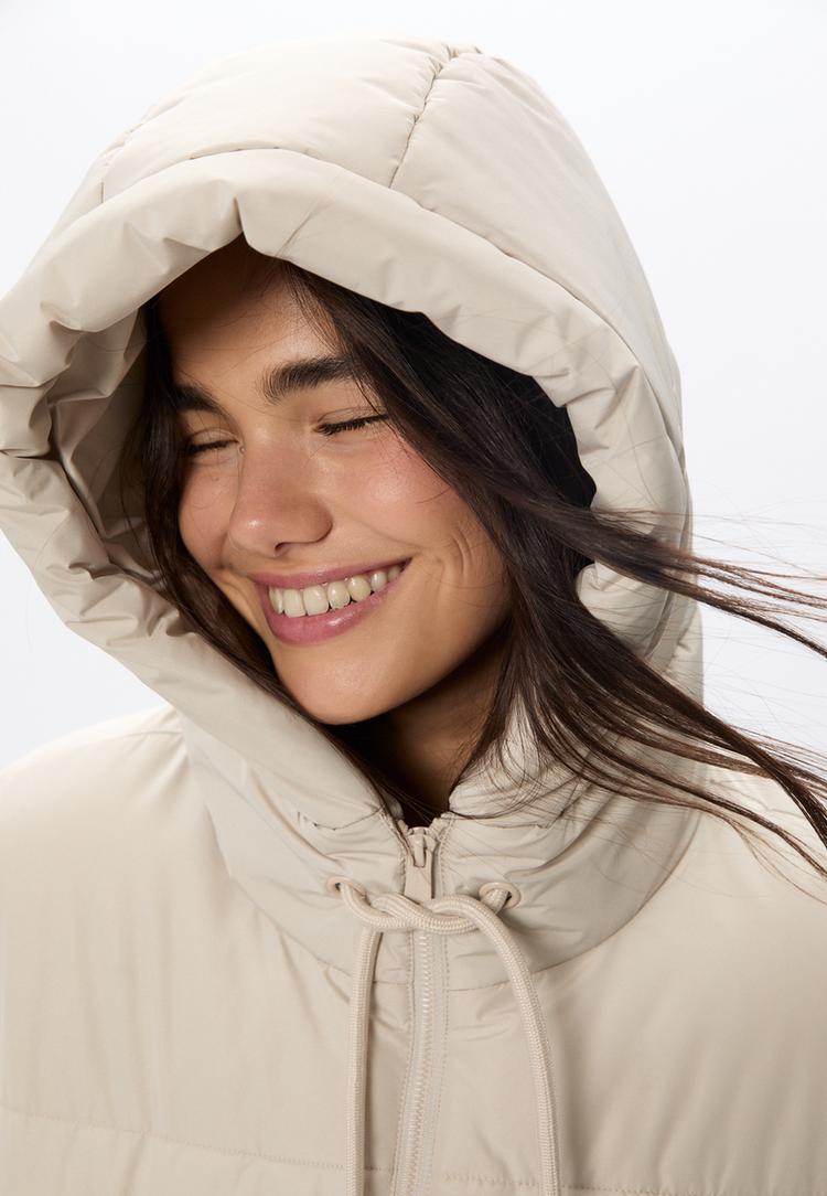 cazadora acolchada oversize capucha