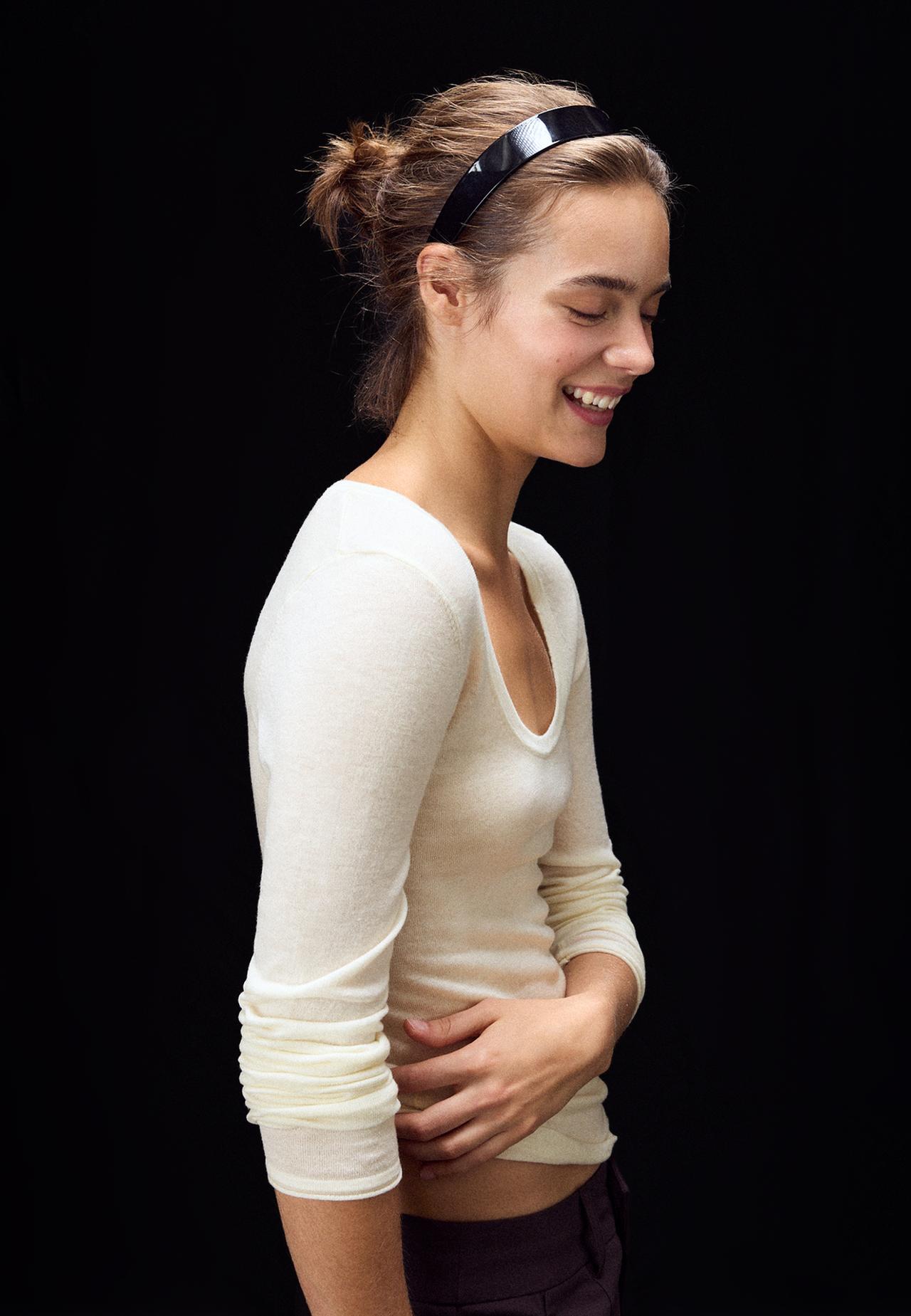 Basic wool and silk round neck jumper — Vanilla