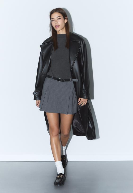 kurzes-комбинированное-kleid-mit-gurtel