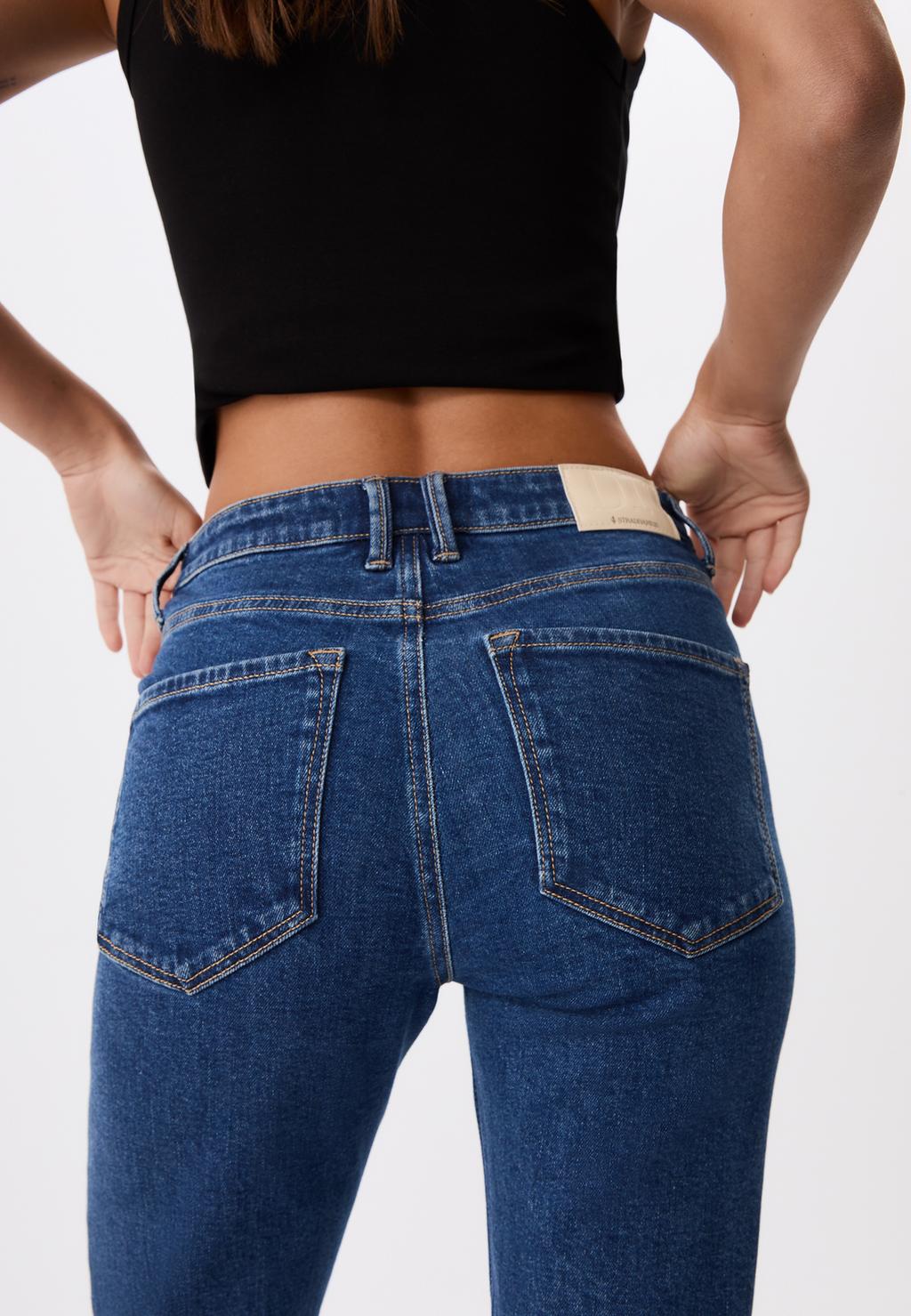 1465 Slim-fit mom jeans