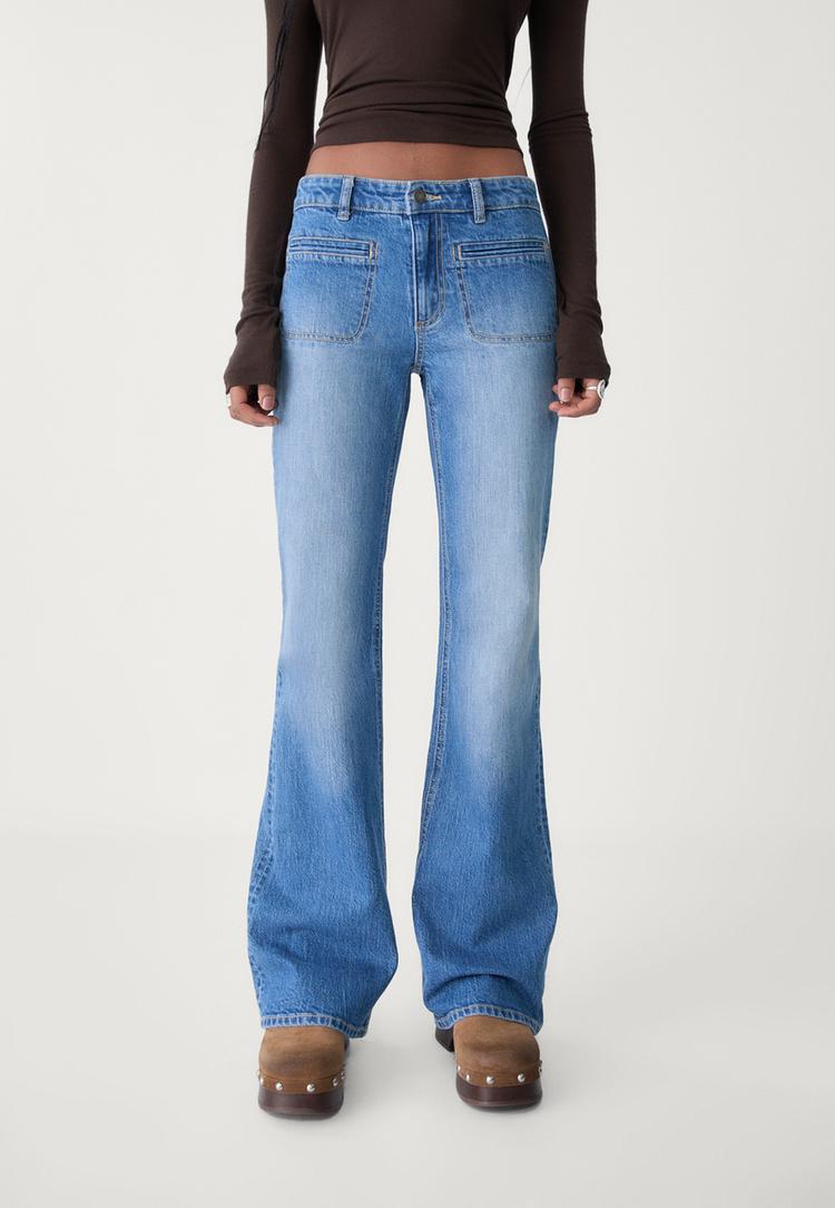 jeans flare bolsillos