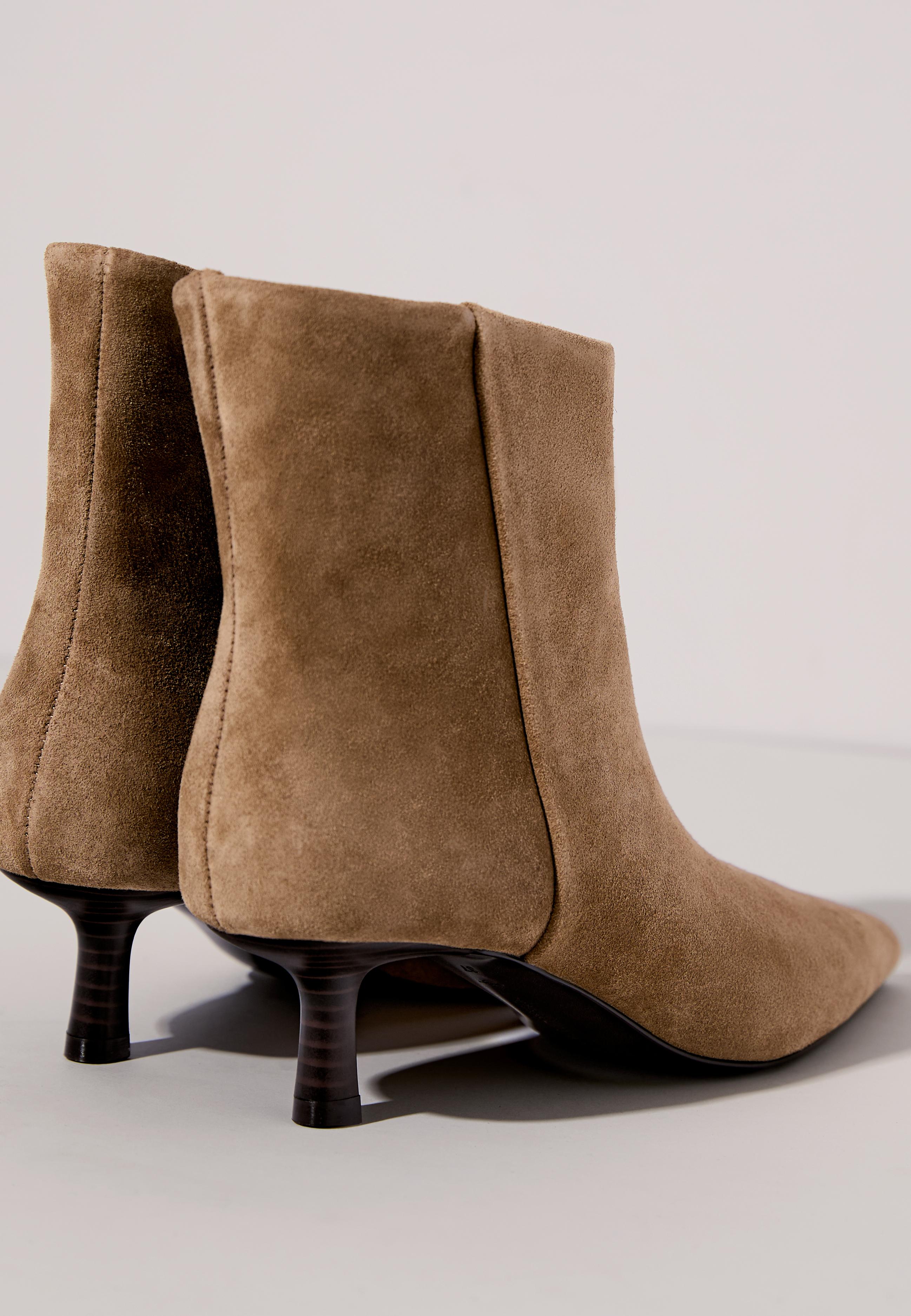 Leather kitten heel ankle boots — BEIGE