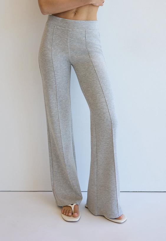 Stradivarius Pantaloni Evazați Cu Nervură, Moale La Atingere Gris Amestec Xs