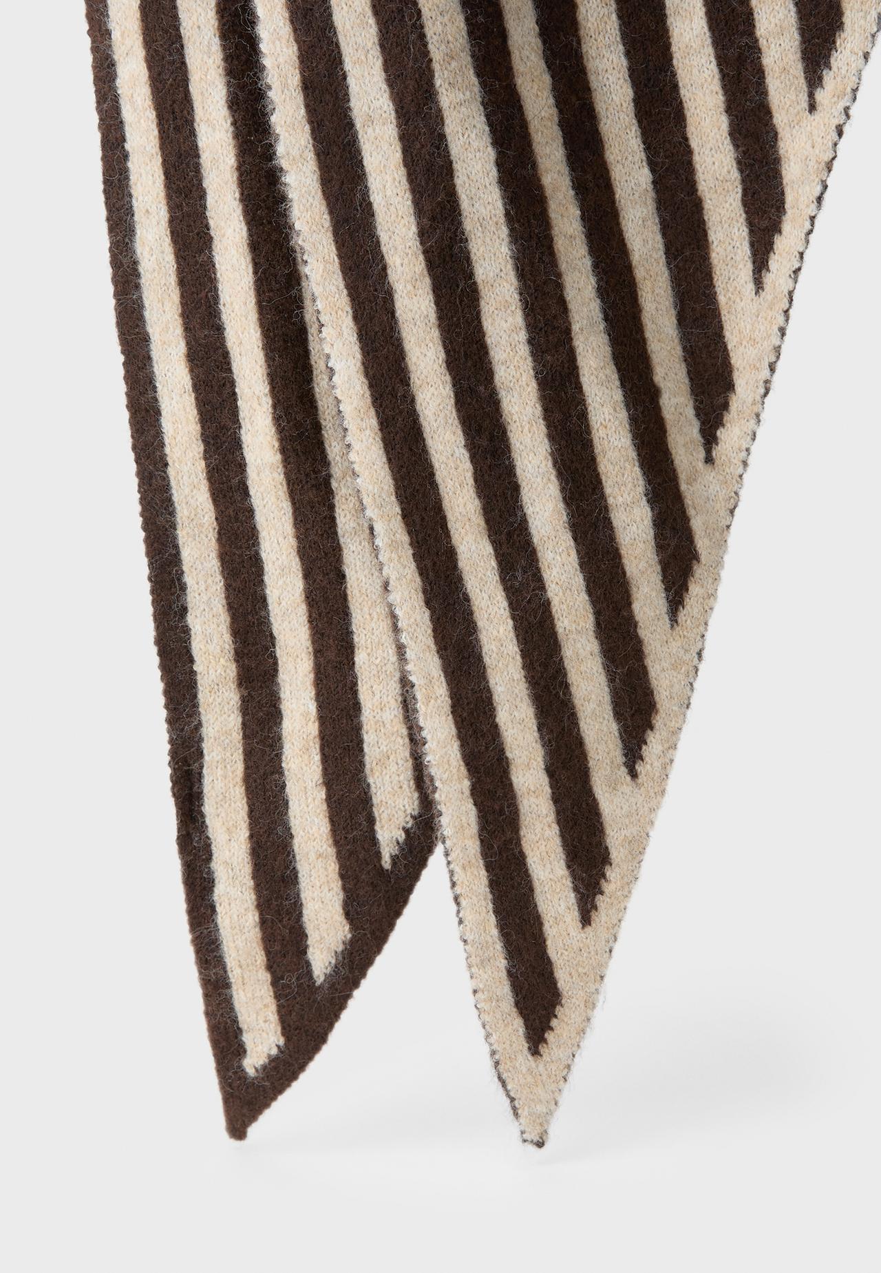 Triangular scarf — Brown