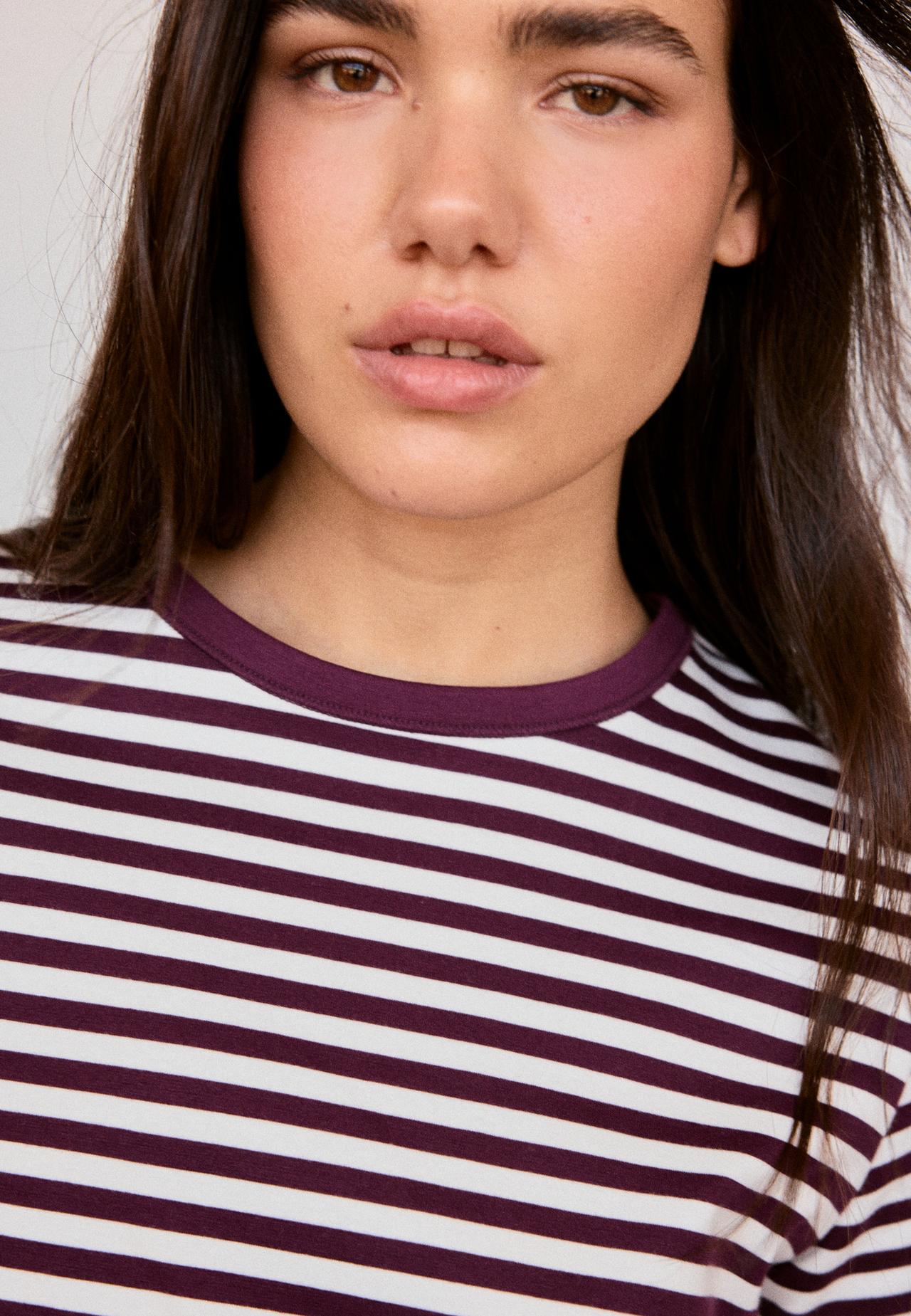 B02 Striped soft-touch regular fit T-shirt — Dark purple