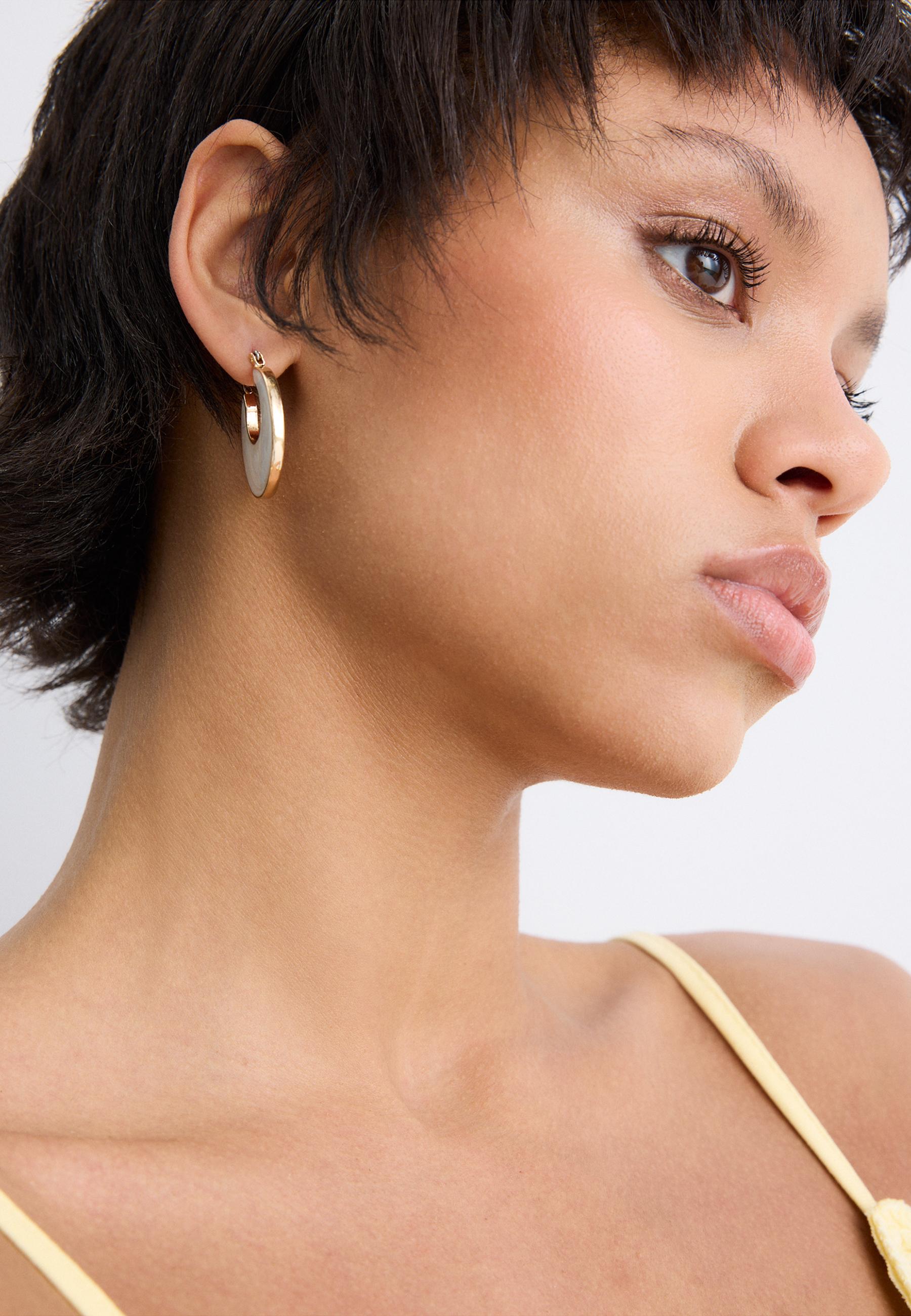 Set of 2 enamel hoop earrings — Gold