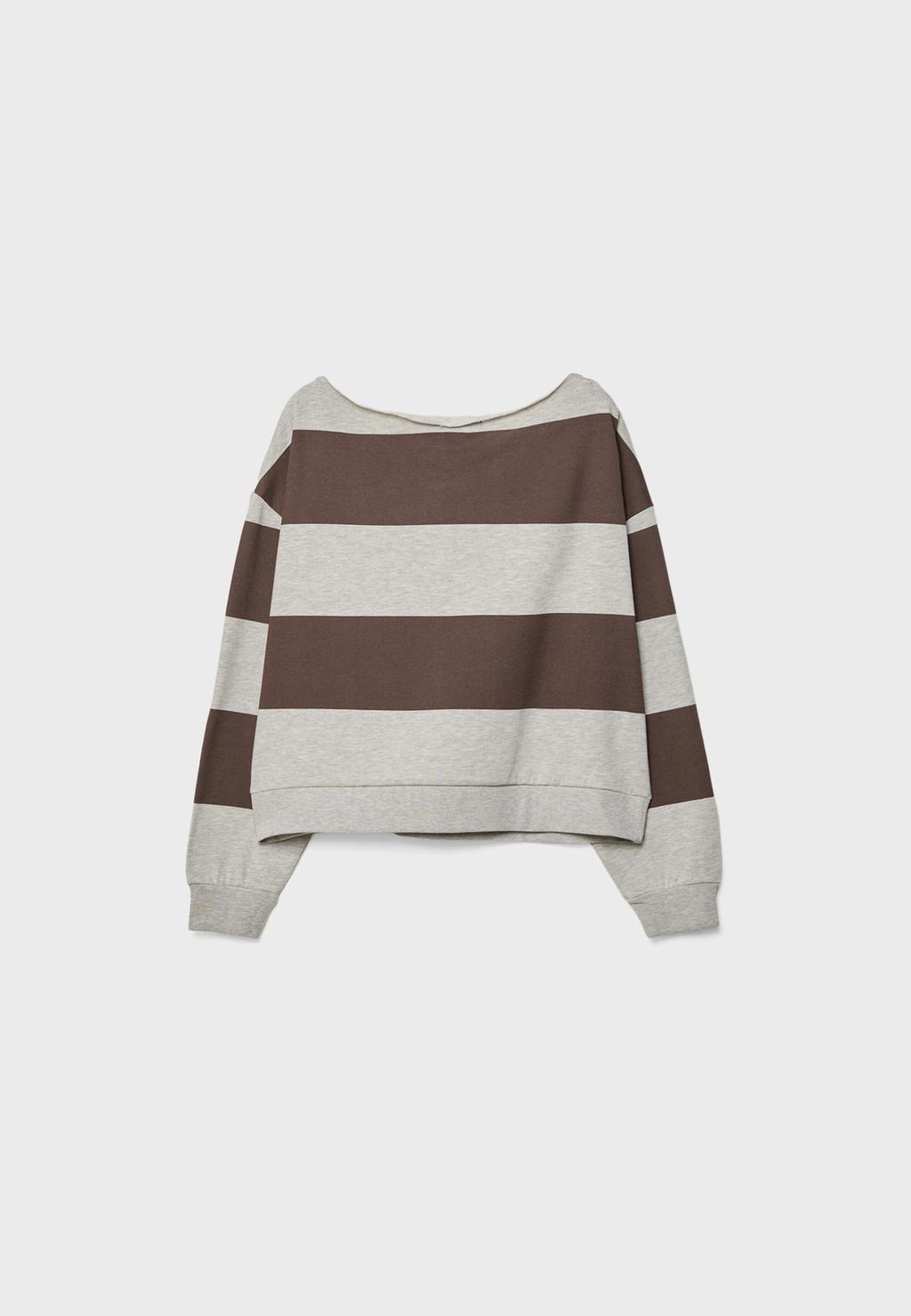 Sudadera básica cuello asimétrico