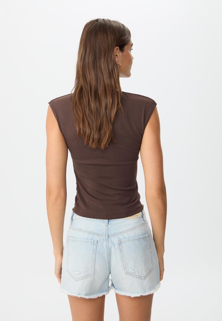 camiseta basica fitted fruncida