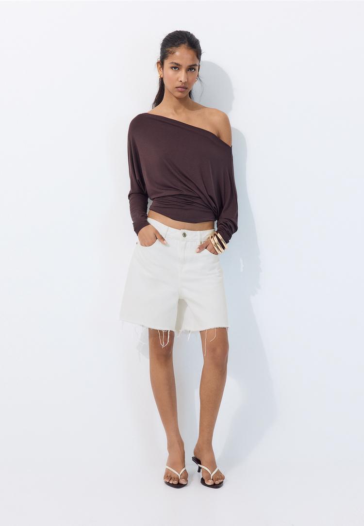 Stradivarius Asymmetrisk T-Shirt I Modal 0-400 M