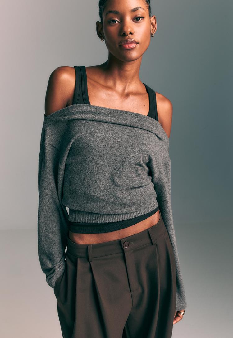 gebreid t shirt met boothals en strikceintuur