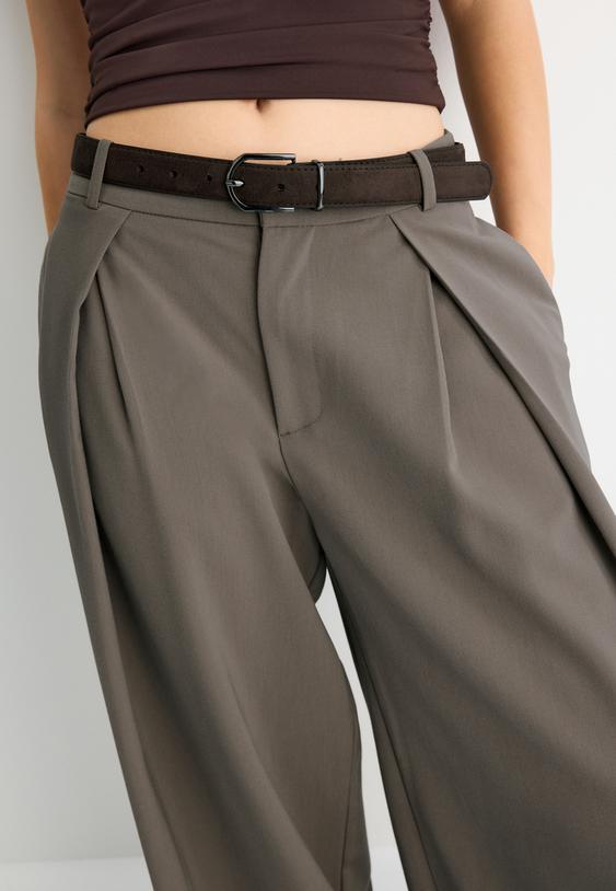 Stradivarius Pantalon Maxi Pinces Ceinture Marron 42