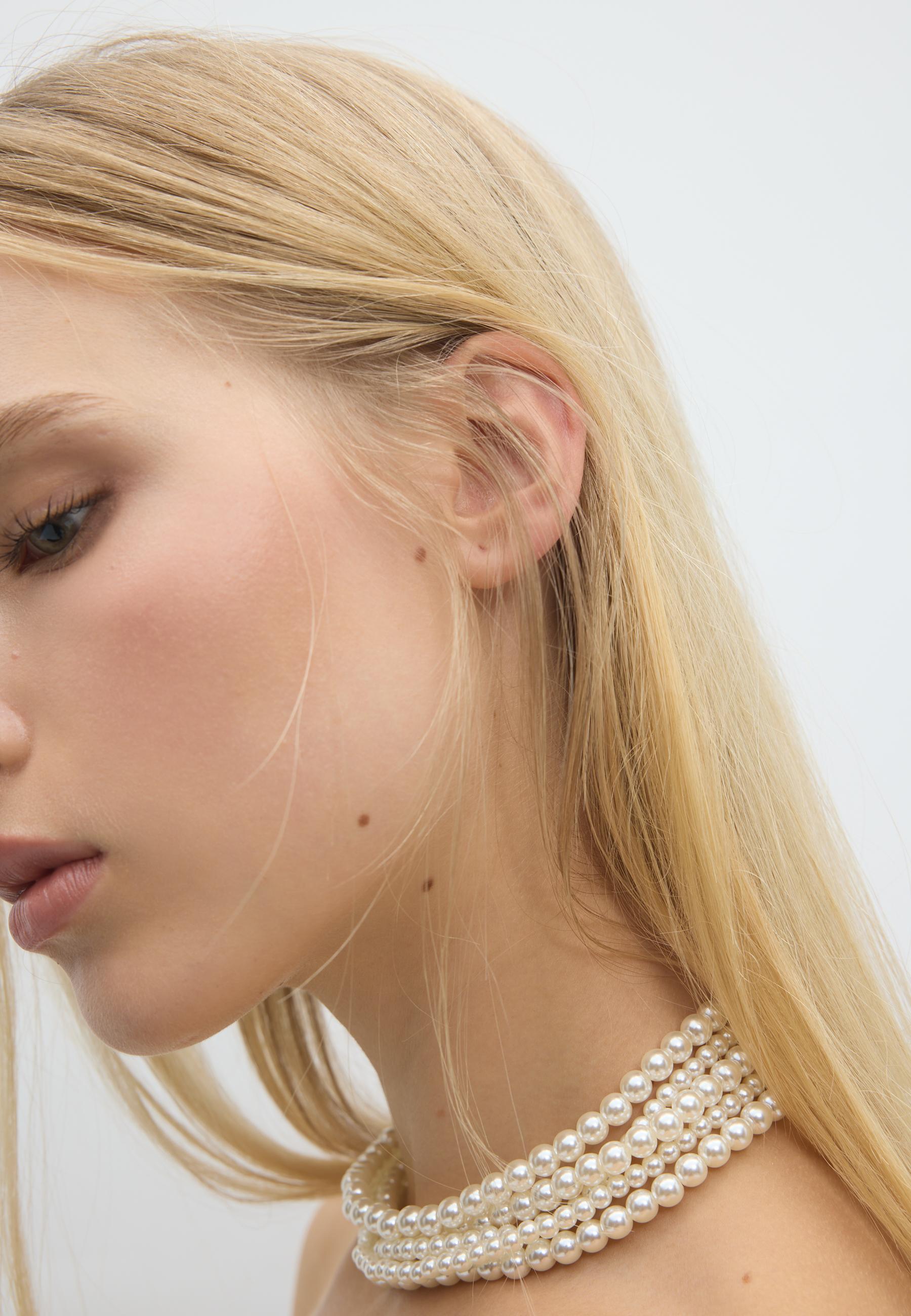 Faux pearl choker — Gold