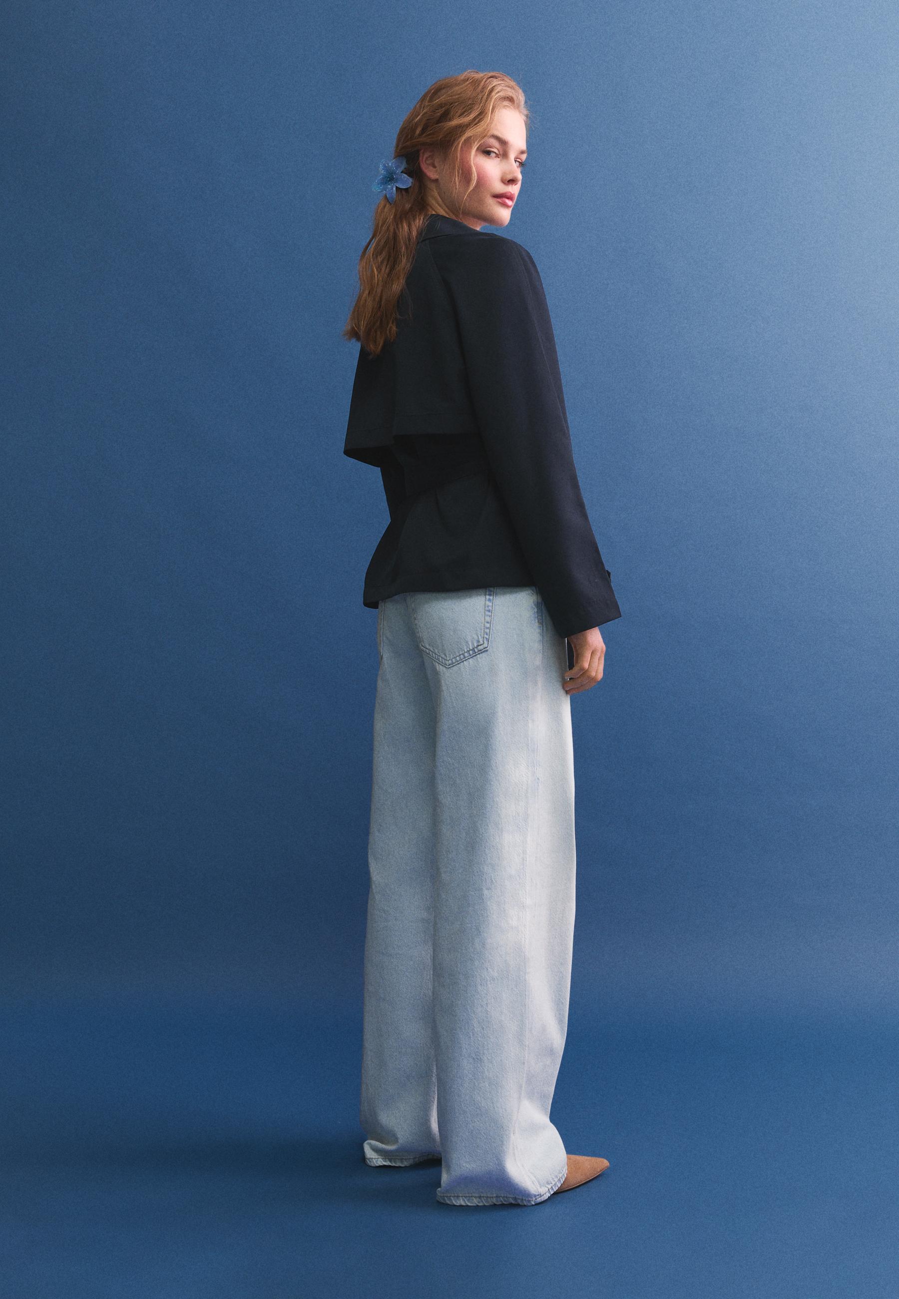 D91 Low wide-leg jeans — LIGHT BLEACH