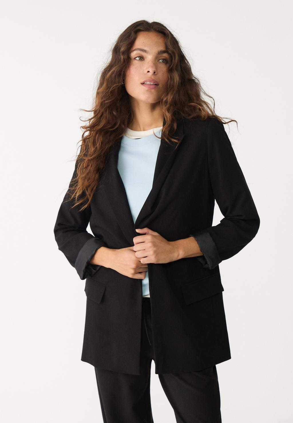 Flowing open blazer