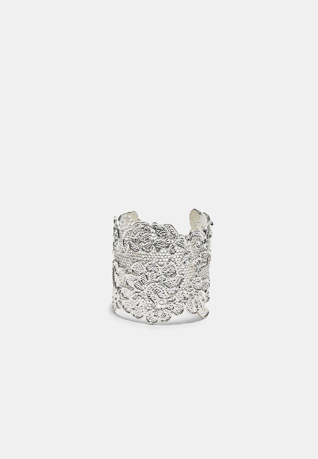 Stelt Armband Med Spetseffekt