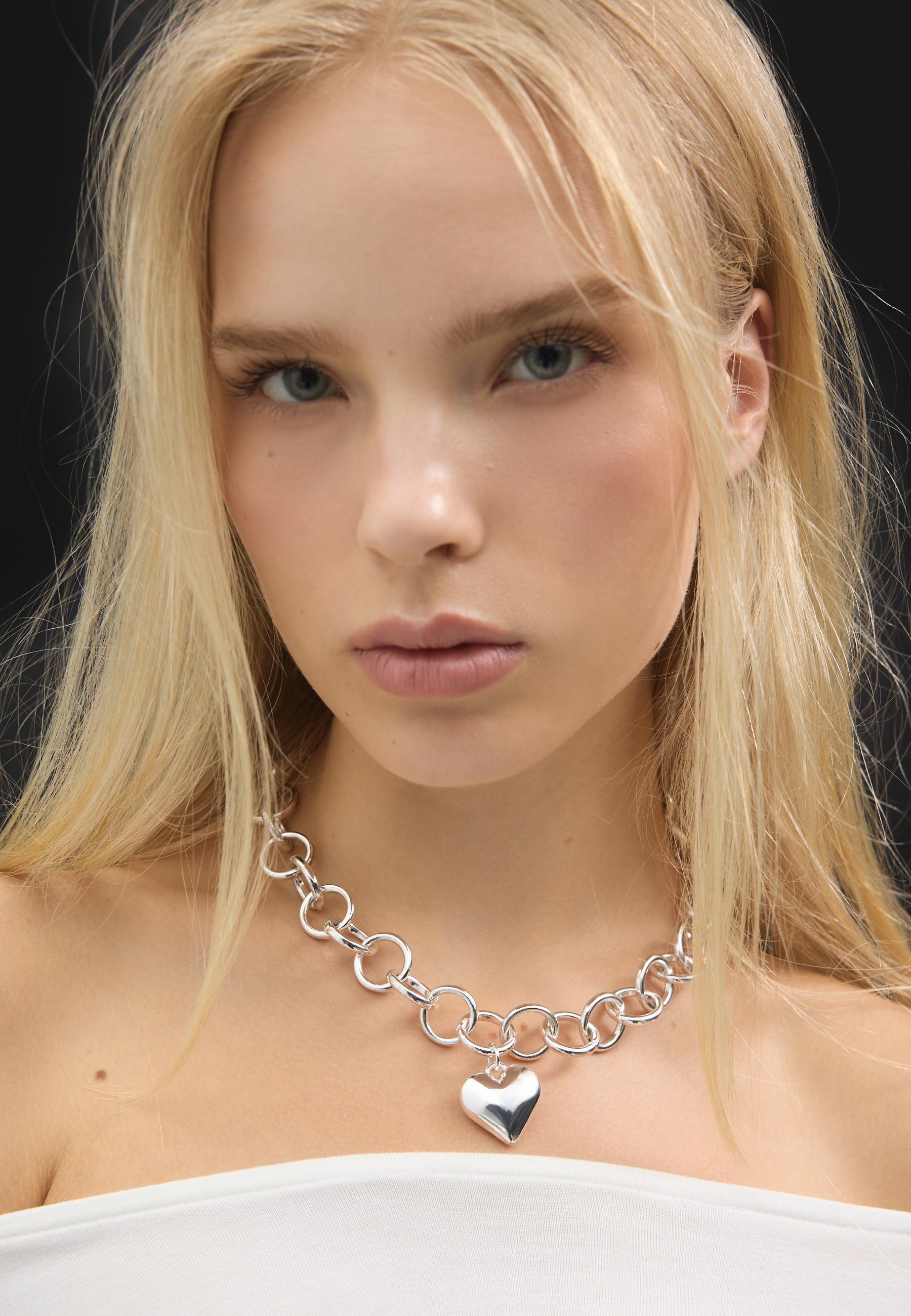 Heart chain necklace — Grey