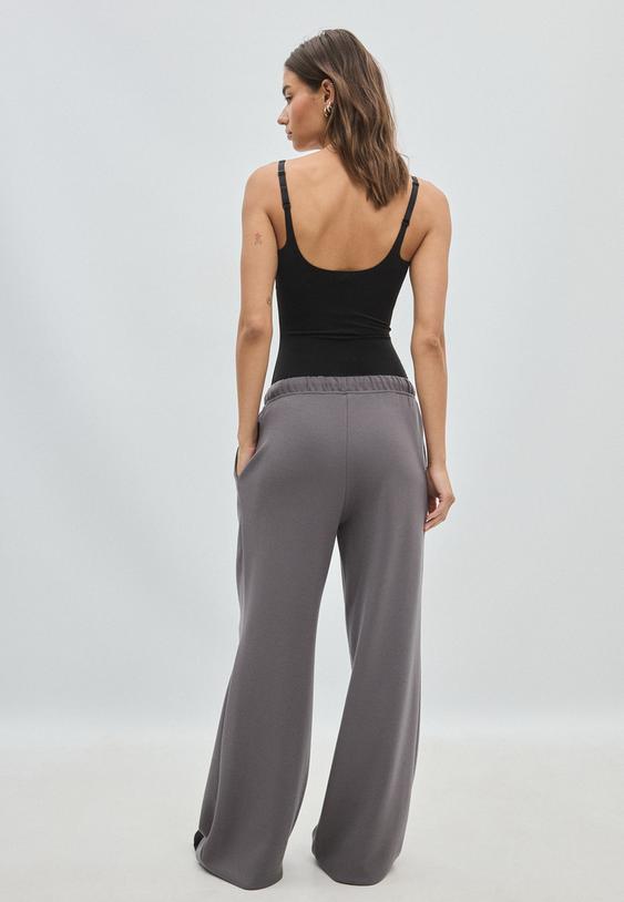 Stradivarius Soft-Touch Wide-Leg Pin Tuck Joggers Grey L