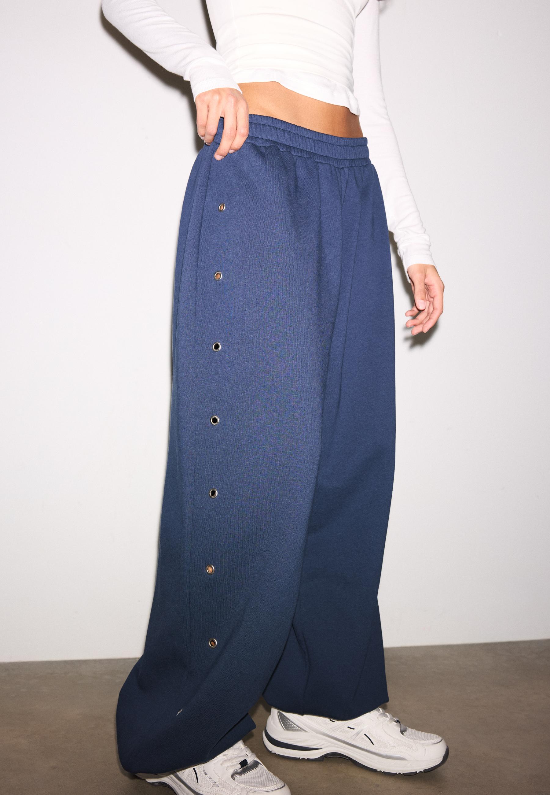 Eyelet jogger trousers — Navy blue