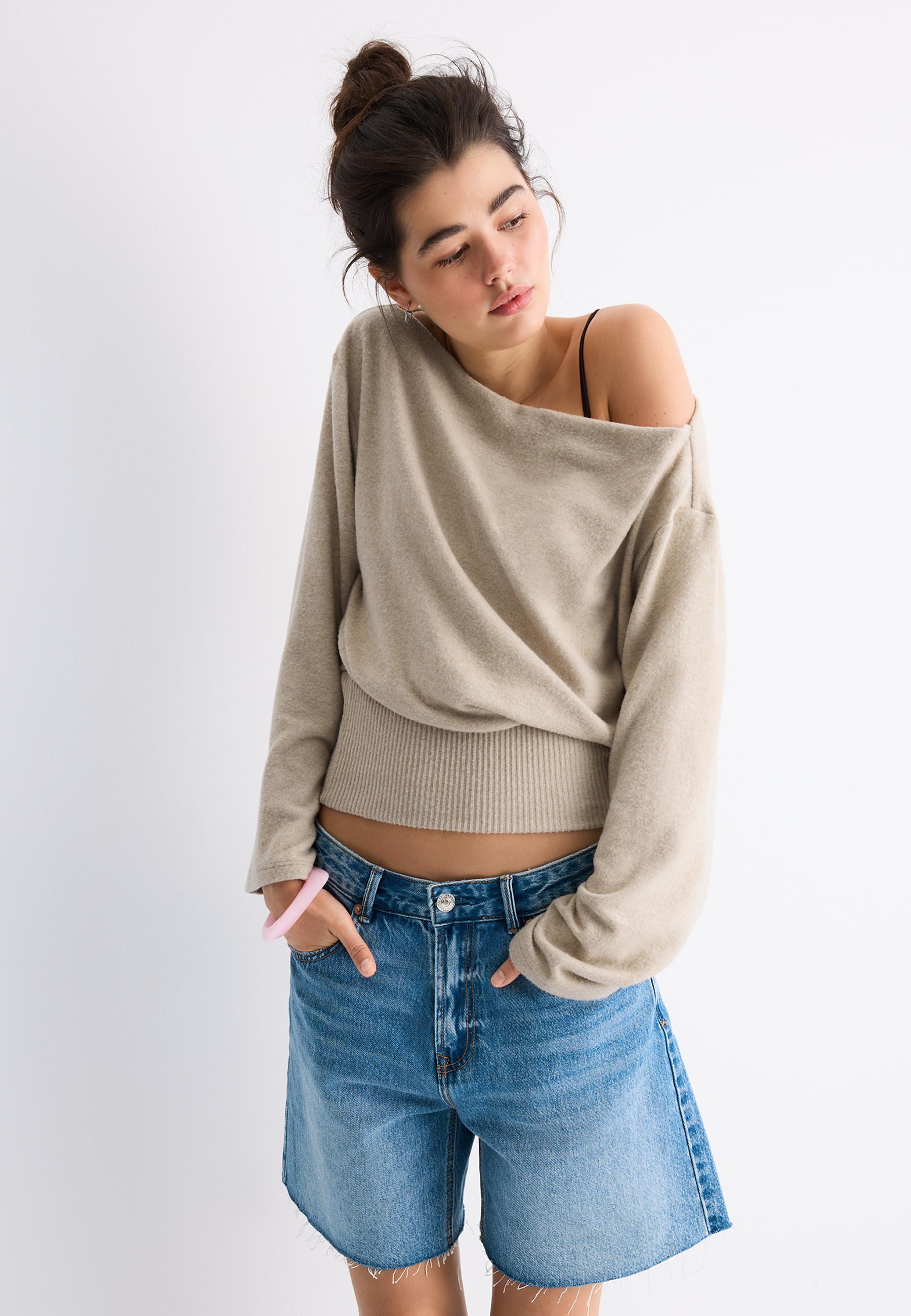Boat neck knit T-shirt with sash belt — Stone