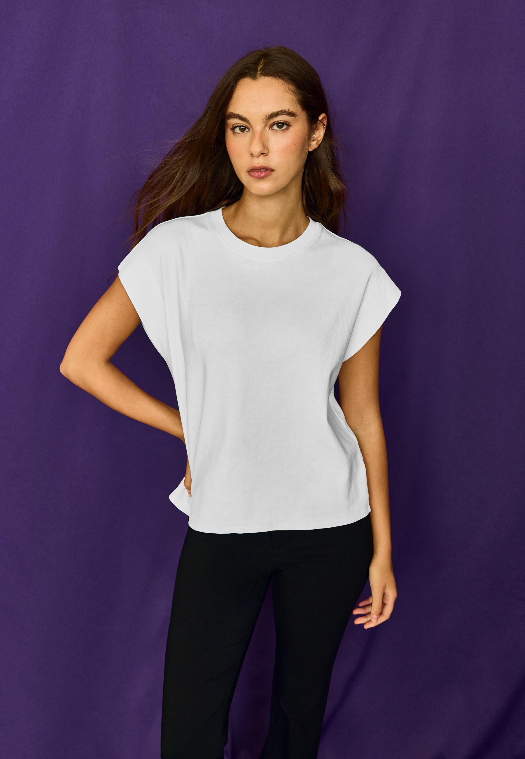 B06 Basic dropped-shoulder T-shirt — Ecru