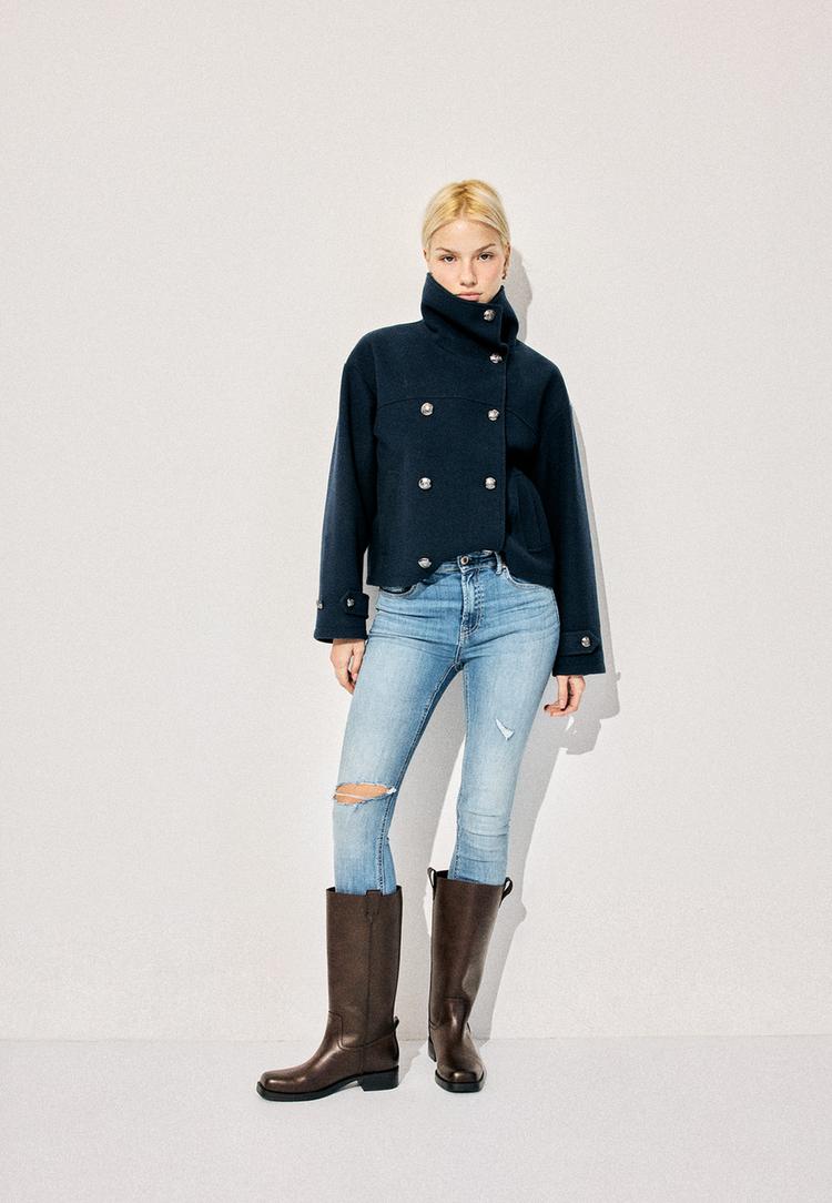 yumusak dokunuslu kruvaze dik yaka ceket