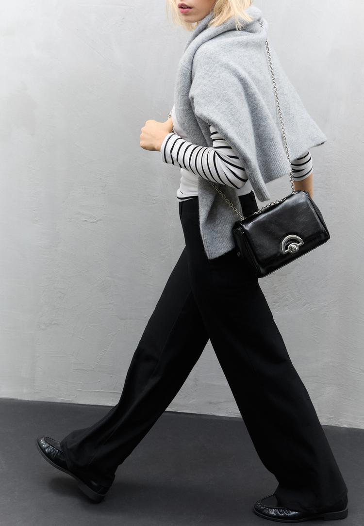 bolso bandolera efecto piel hebilla