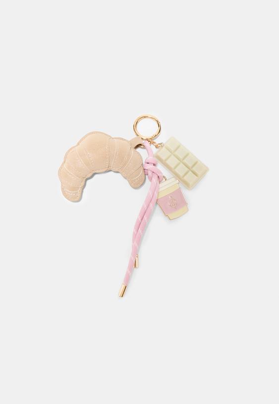 llavero charm coffee y croissant