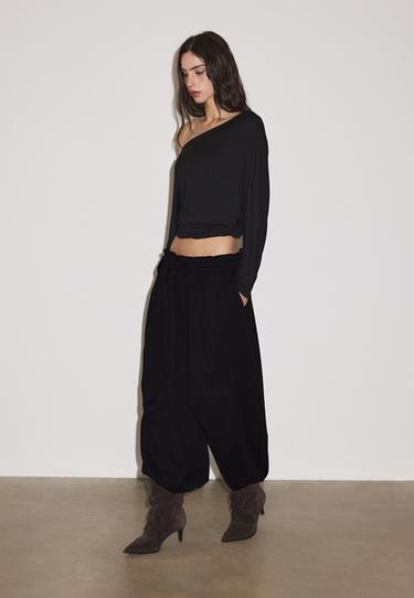 Asymmetric sash-effect top — Black 6