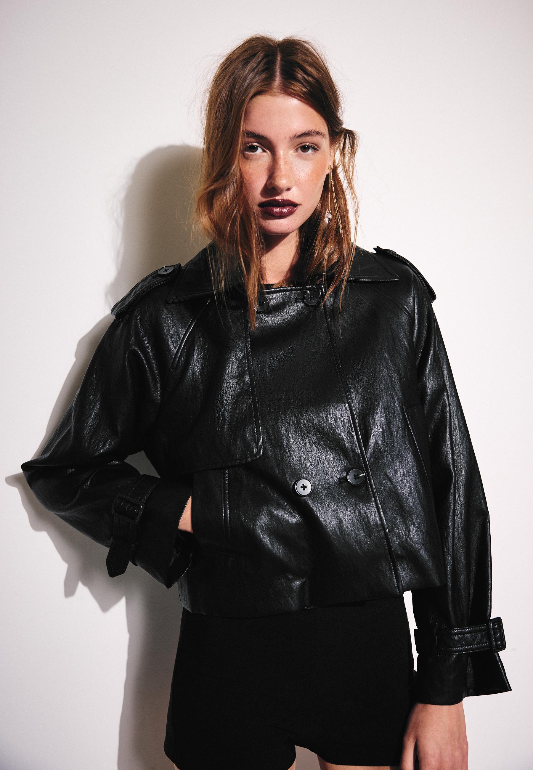 Leather-effect cropped trench coat — Black