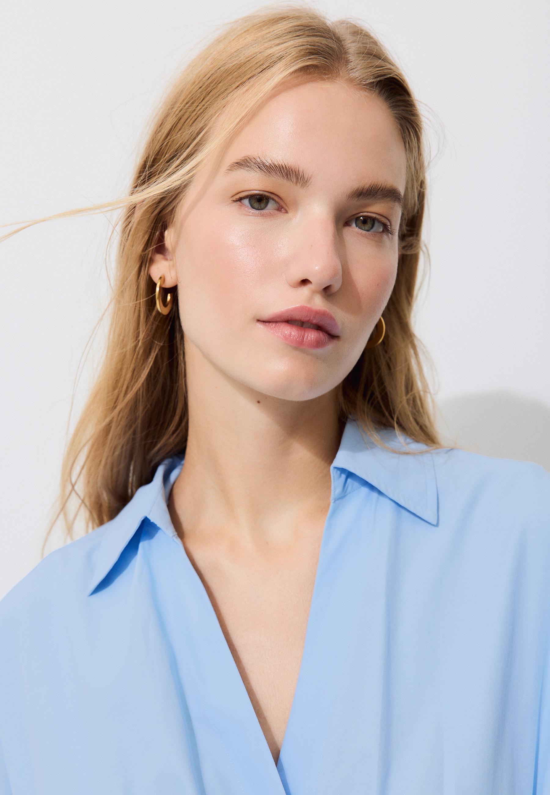Fitted kimono sleeve shirt with pleats — Sky blue