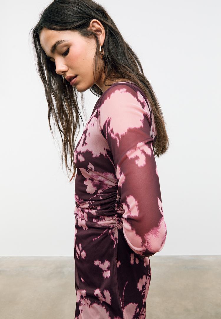 korte jurk van bedrukte tule