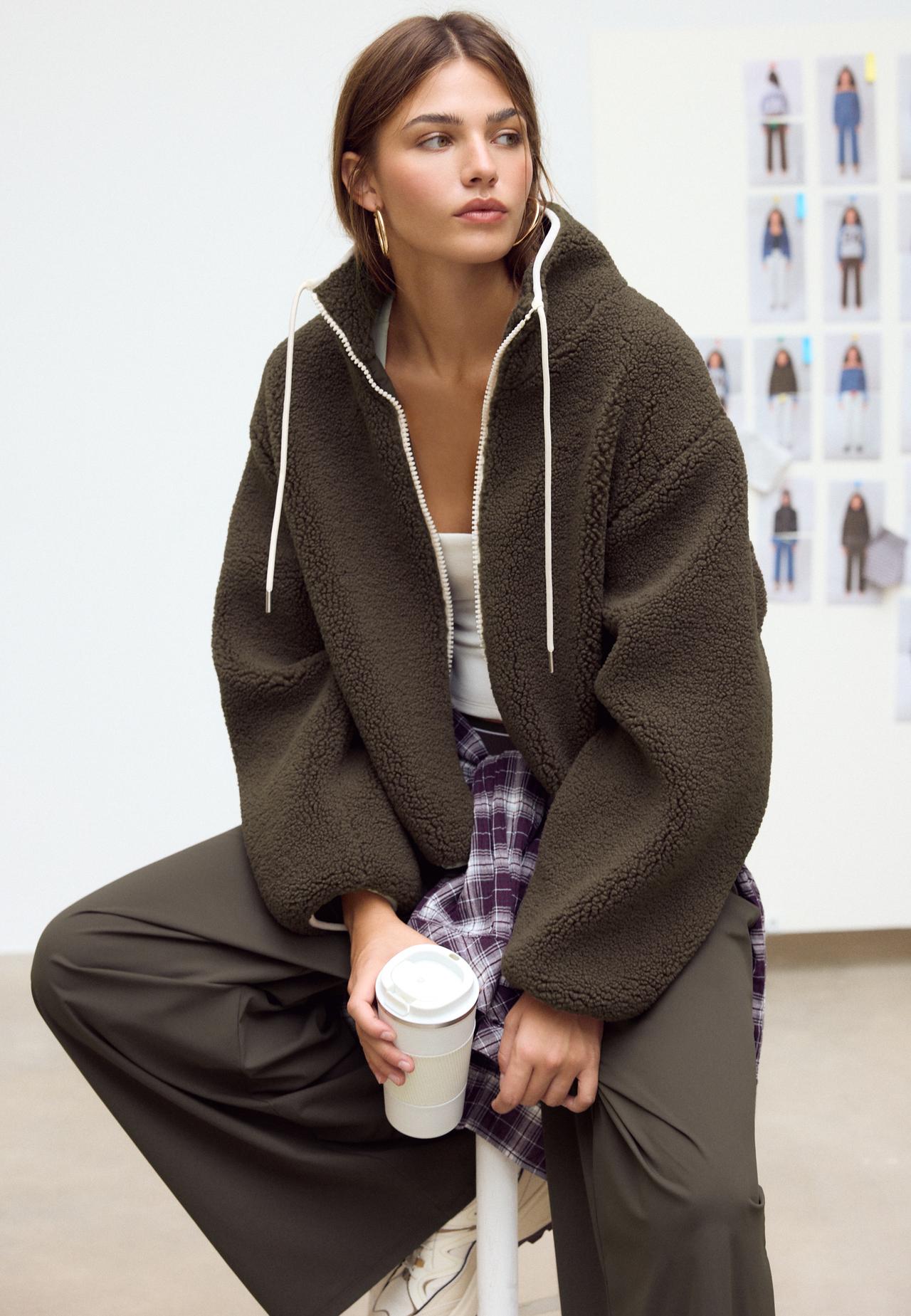 Contrast faux shearling jacket — Brown