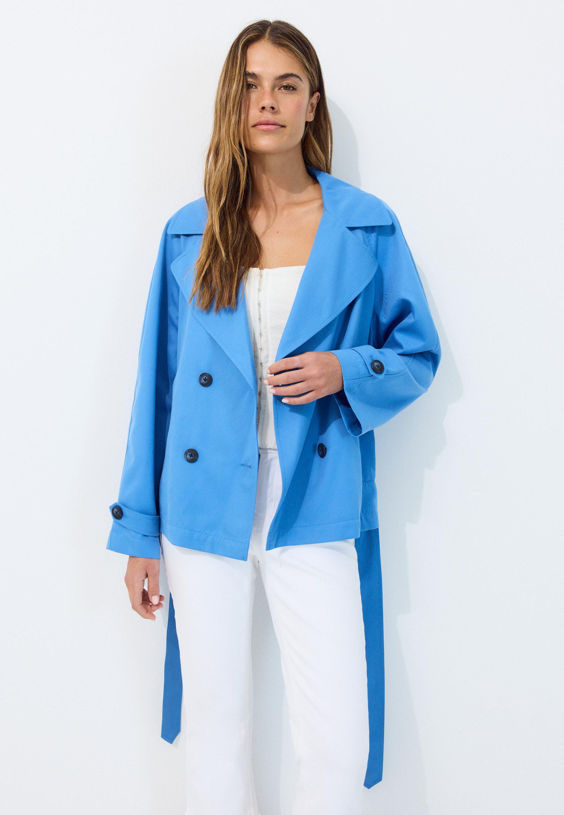 Short flowing trench coat with belt — Royal blue