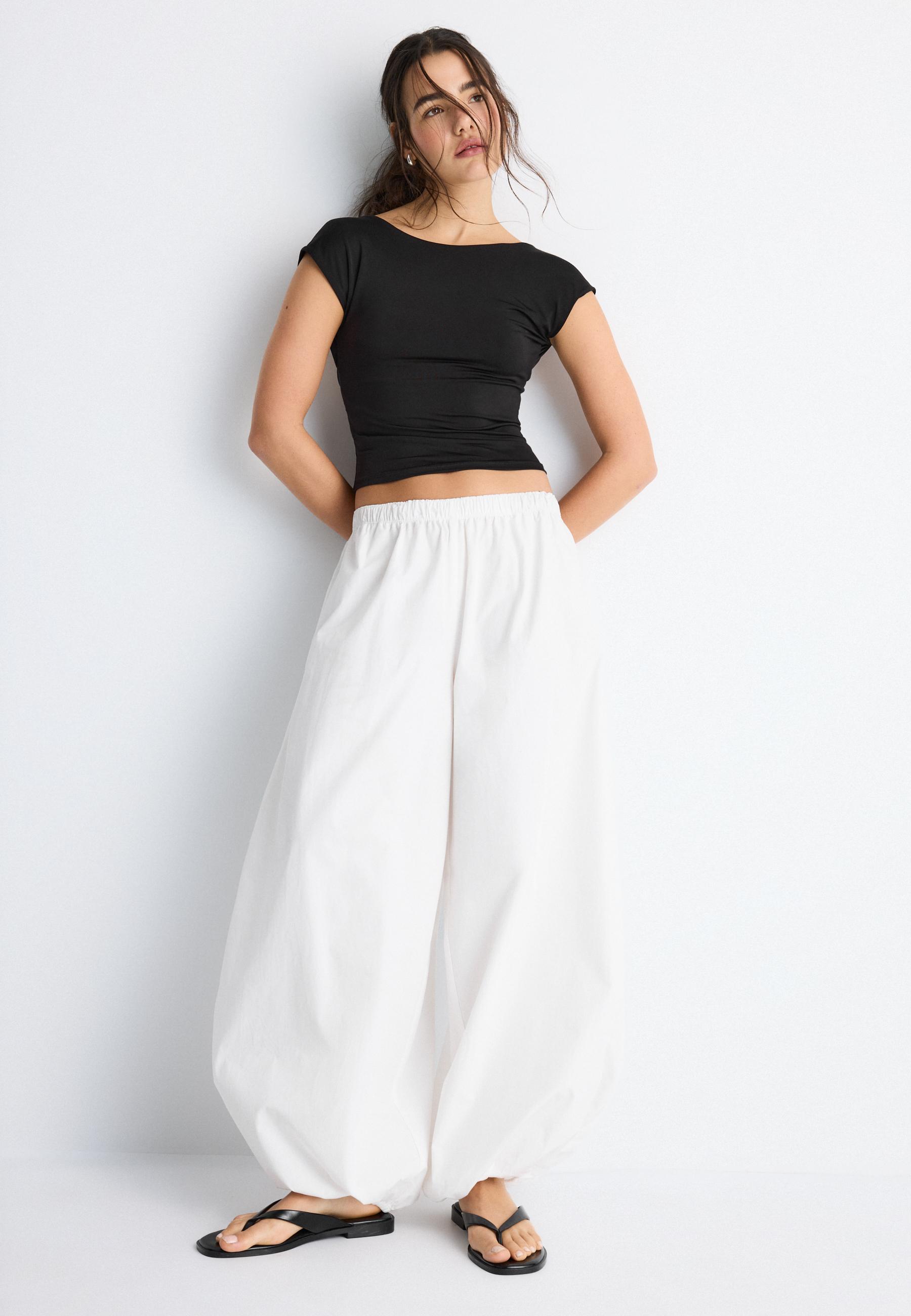 Open-back T-shirt - Women's fashion | Stradivarius Canada